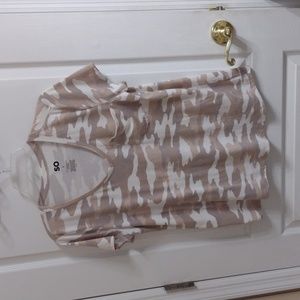 SO women's v neck tee camo size large